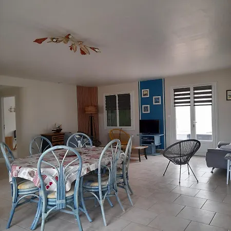 Bretignolles Villa 度假居